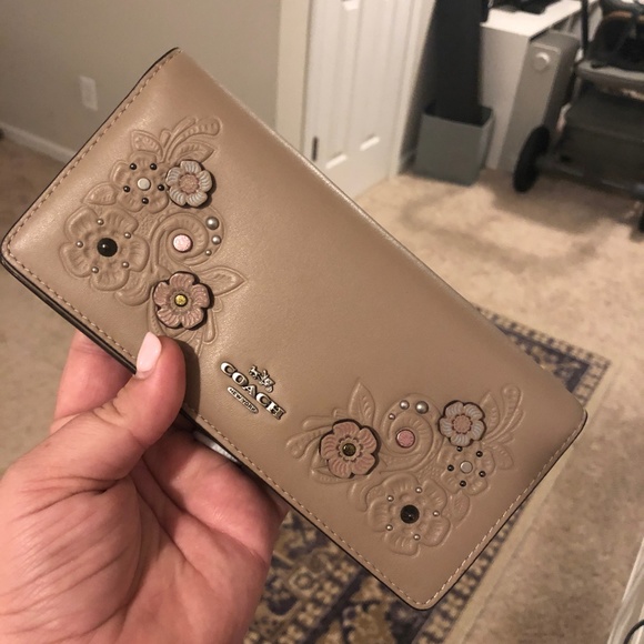 Coach Wallet - Picture 4 of 4